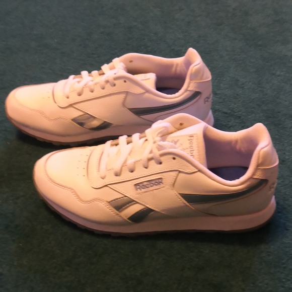 White Reebok Sneakers Women's Size 10 - Picture 3 of 4